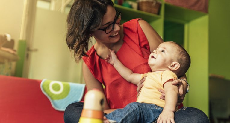 invertir en primera infancia mamá e hijo